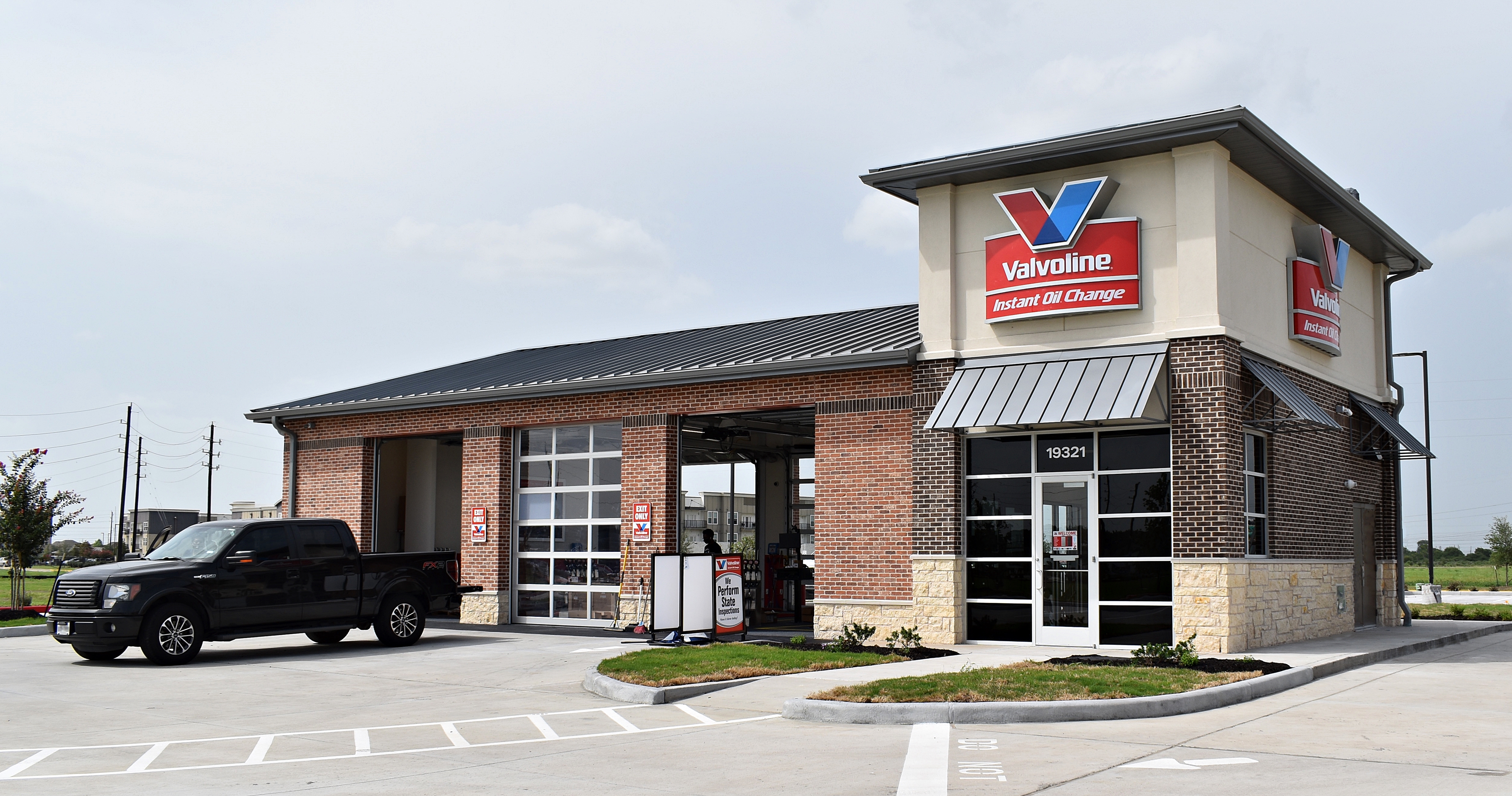 Valvoline in Richmond, TX ground-up construction by Westwood Contractors